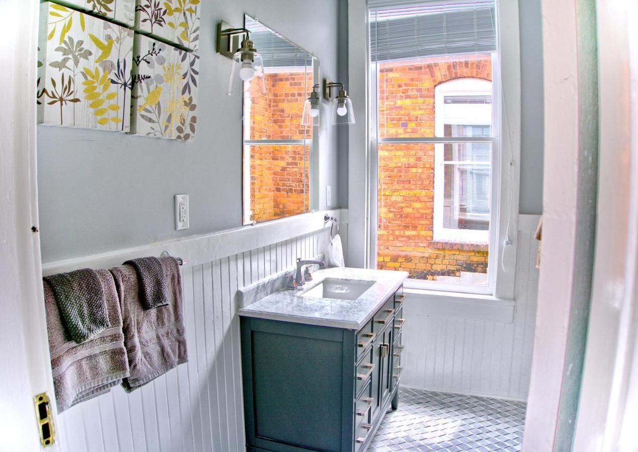 2 Bedroom Newly Renovated Townhome In Historic Savannah Dış mekan fotoğraf